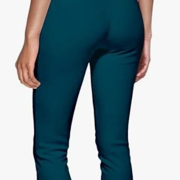 Women's Stretch Pull On Twill Capri Shorts - Picture 2 of 4